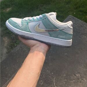 Nike dunk sb Aprils size 9 9.5/10 condition